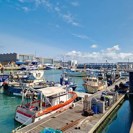 Maison Renovee Proche Et Commerces, 3 Chambres, 3 Salles D'eau, Confort Moderne. - Fr-1-331-86 *