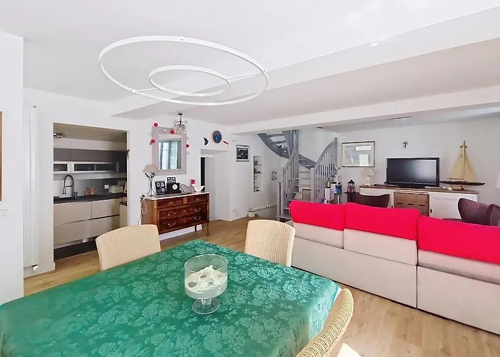 度假居 Maison Renovee Proche Et Commerces, 3 Chambres, 3 Salles D'eau, Confort Moderne. - Fr-1-331-86 莱萨布勒-多洛讷