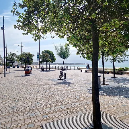 Casa de Férias Maison Renovee Proche Et Commerces, 3 Chambres, 3 Salles D'eau, Confort Moderne. - Fr-1-331-86 *