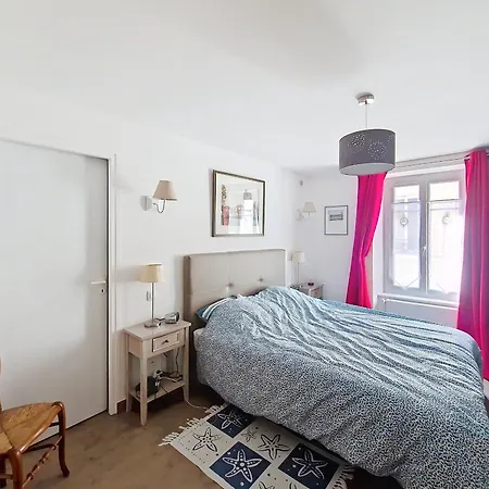 Casa de Férias Maison Renovee Proche Et Commerces, 3 Chambres, 3 Salles D'eau, Confort Moderne. - Fr-1-331-86 *